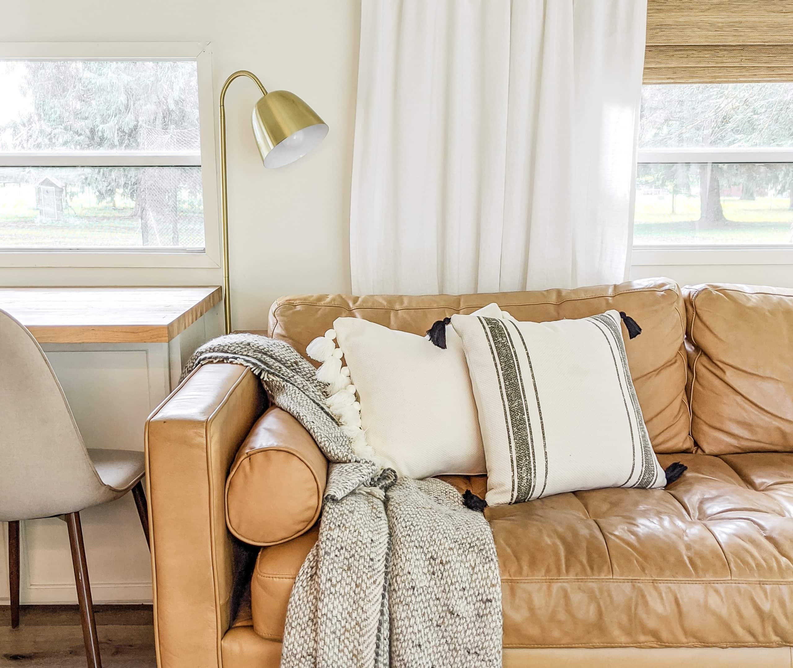 20 Pillow Combinations For Brown Couch   Joyfully Growing Blog